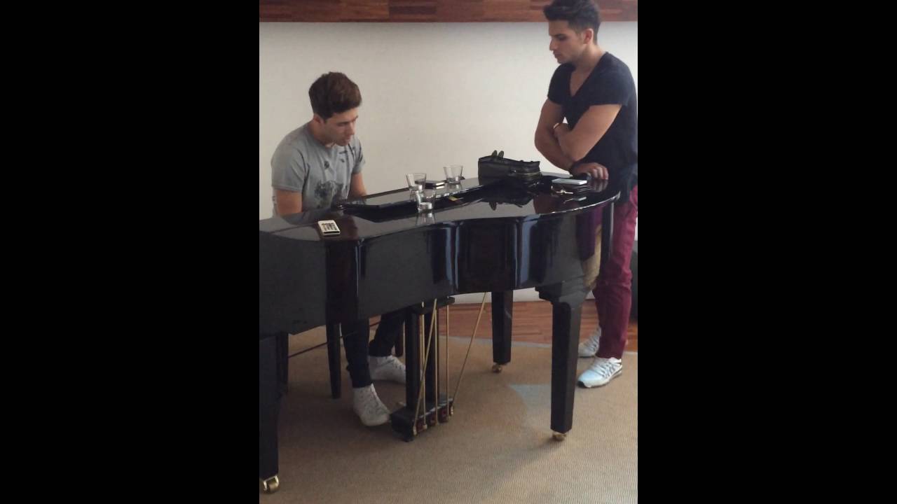 Jimmys Gian & Stelios Legakis backstage - Eleges