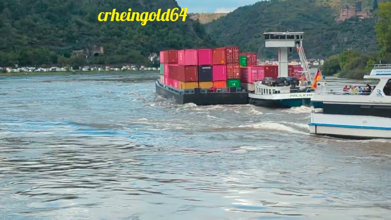 1-2-3 Schiffe kurven und fahren vorbei an  der Loreley  Ship Spotting Rheintal 