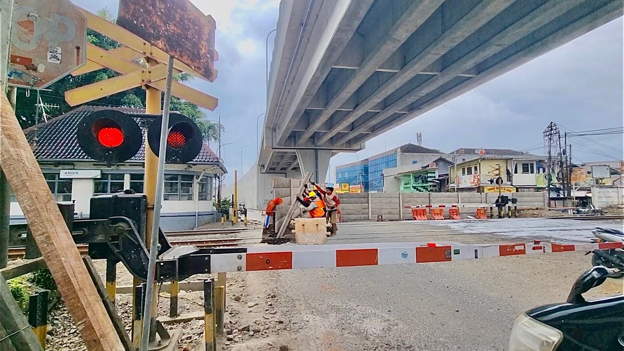 TINGGAL KENANGAN!, Perlintasan Kereta Api Andir Kota Bandung (SEBELUM DITUTUP)
