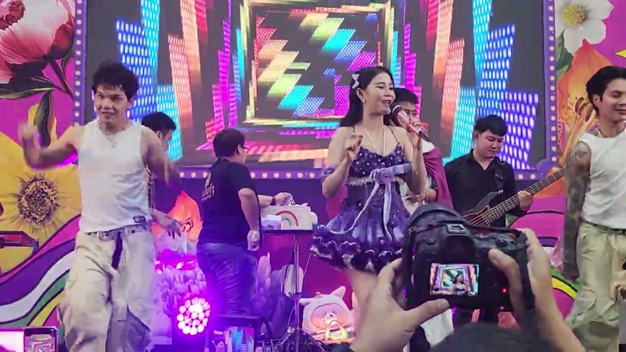 ผู้สาวขาเลาะ - #ลำไยไหทองคำ แสดงสด เดอะมออลล์บางแค