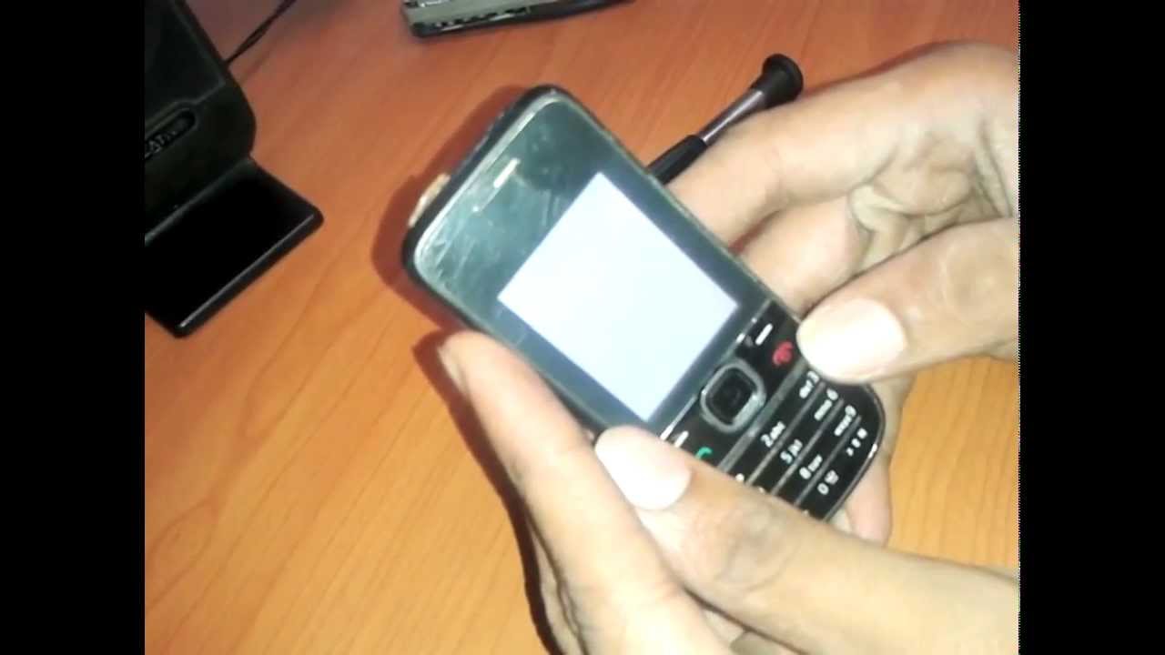 Nokia 2700c nokia logo then white screen