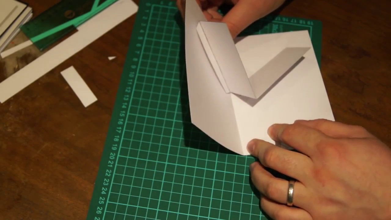 Cómo hacer un libro Pop Up - 02. Mecanismo en ángulo o en V.