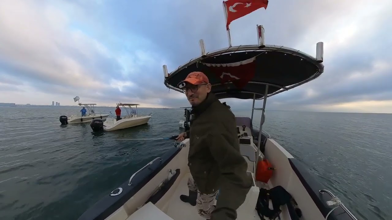 Boğazda Jig İle Lüfer Avı