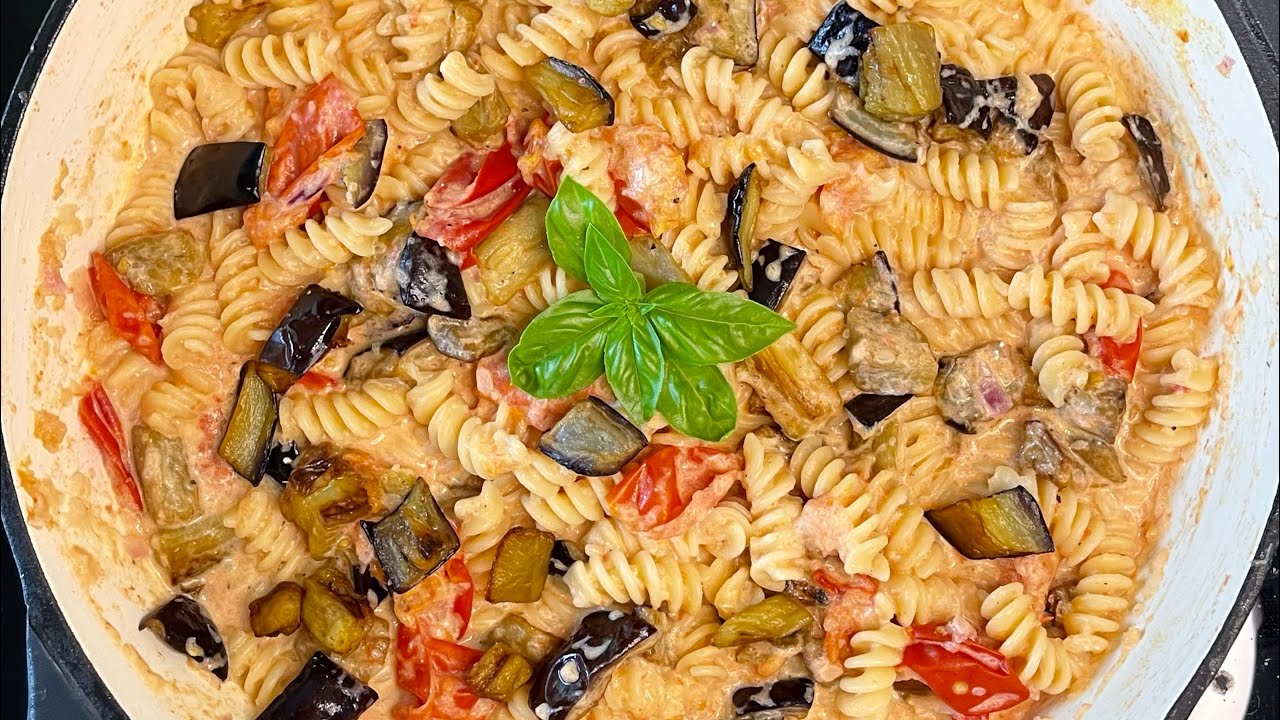 FUSILLI CON MELANZANE E ROBIOLA