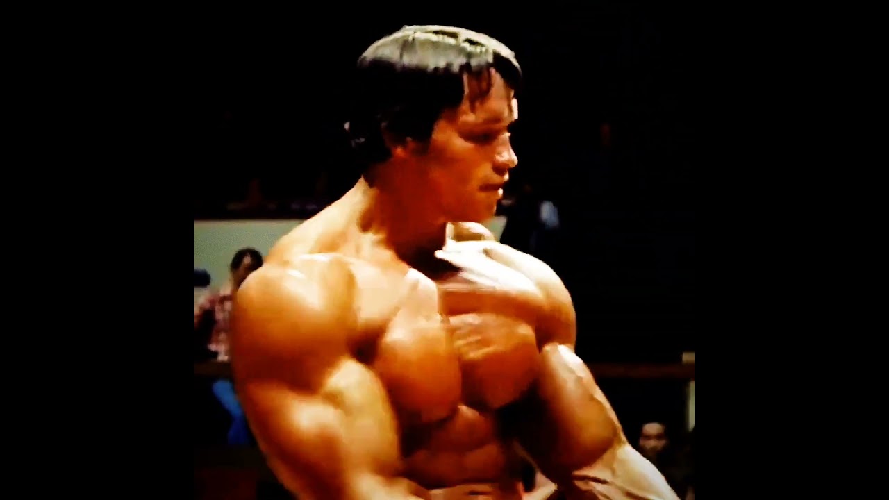 Arnold Schwarzenegger posing #shorts #trending #viral #bodybuilding