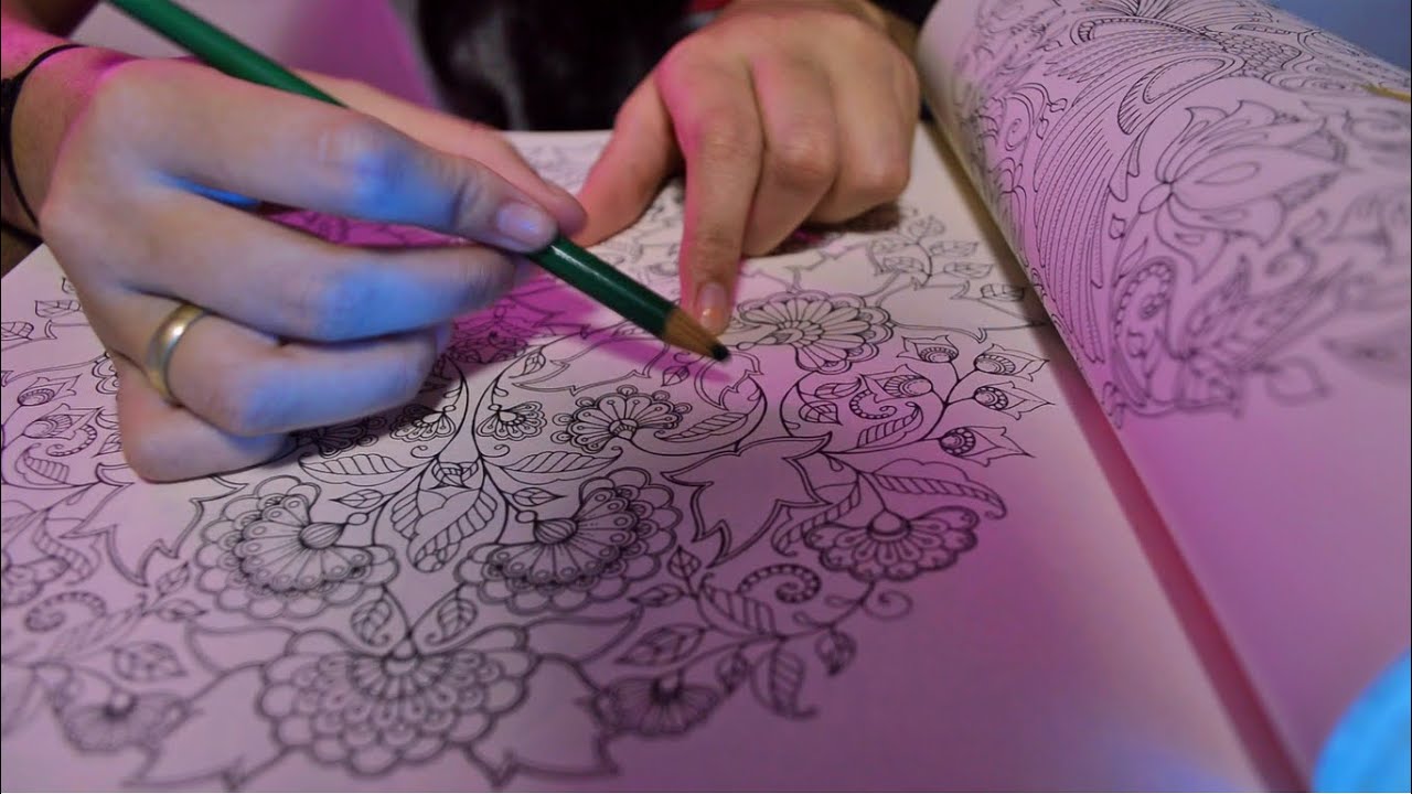 ASMR: PINTANDO DESENHO E SUSSURRANDO