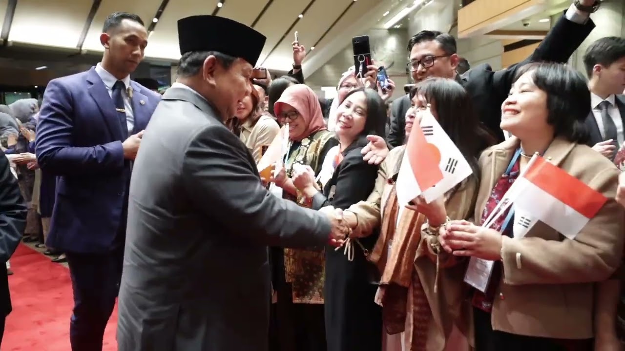 Tiba di Seoul, Presiden Prabowo Disambut Antusias Diaspora Indonesia