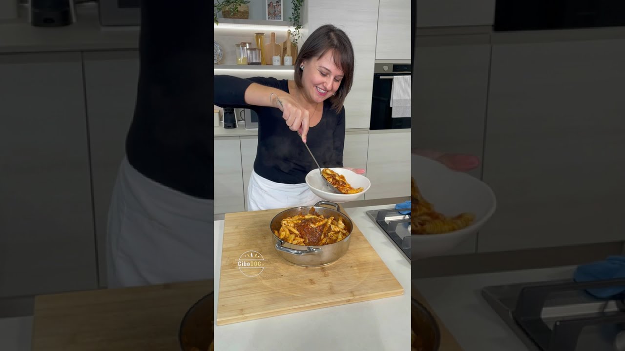 Pasta garganelli con sugo ai funghi