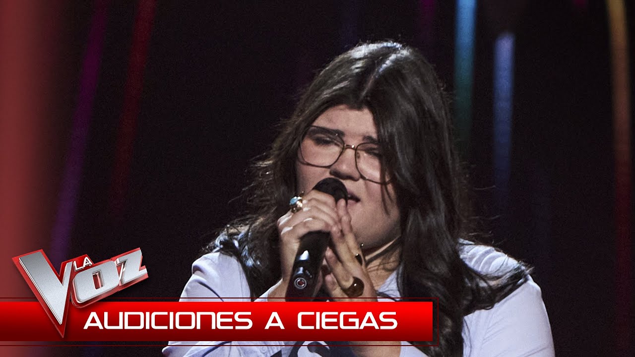 Sara Aparisi canta 
