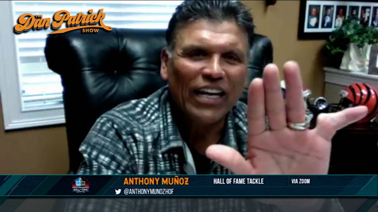 Anthony Mu&ntilde;oz Shows Off What A Hall Of Fame Career Did To His Finger | 08/08/22