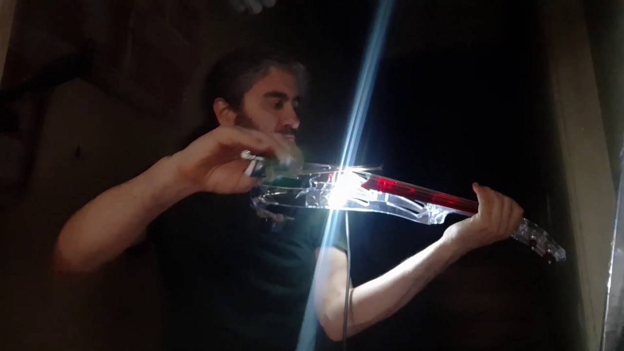 A quick demo of Ted Brewer's Vivo 2 electric violin