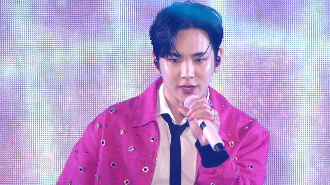 SHINee・KEY、10年ぶりガルアワ出演で堂々ソロパフォーマンス！楽曲「Pleasure Shop」でファンを圧倒　『Rakuten GirlsAward 2025 S/S』