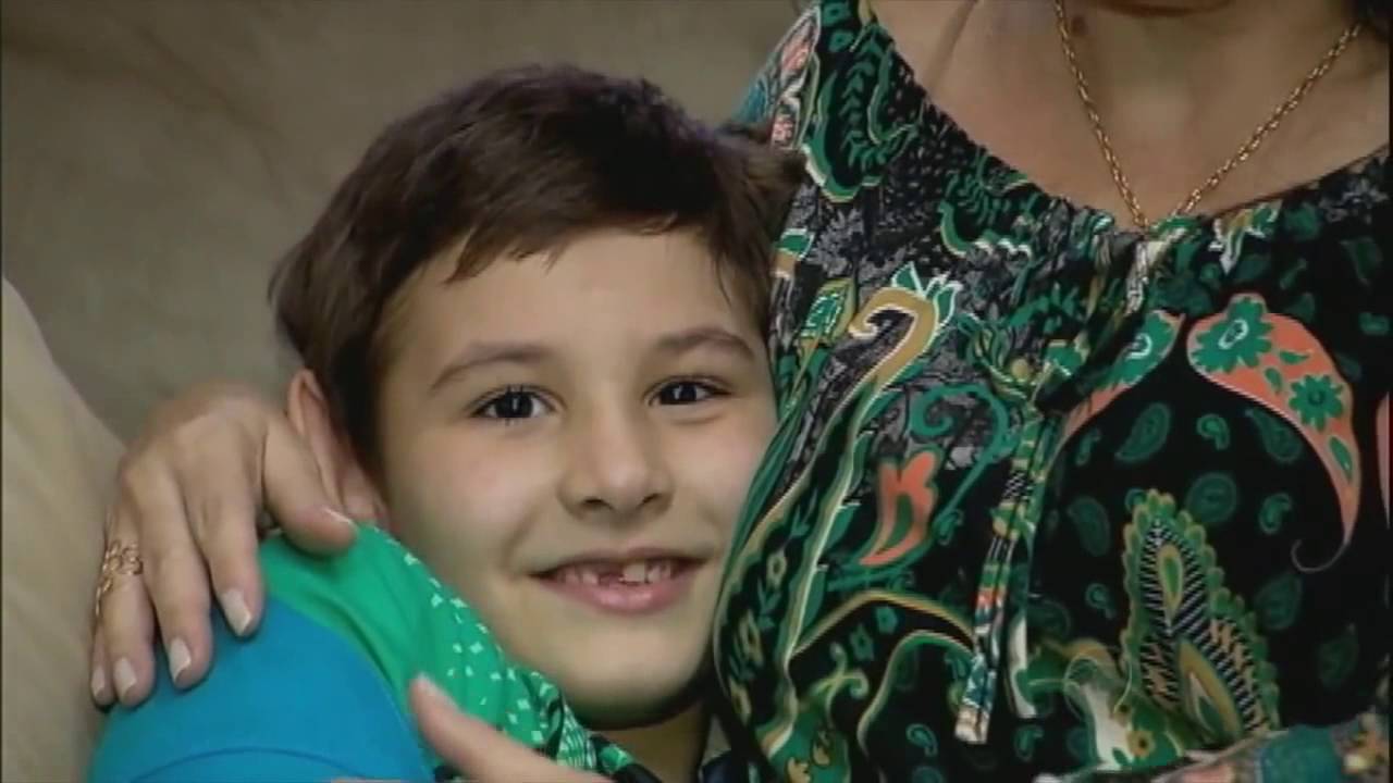 Superação: um menino passa por cirurgia para recolocar um braço