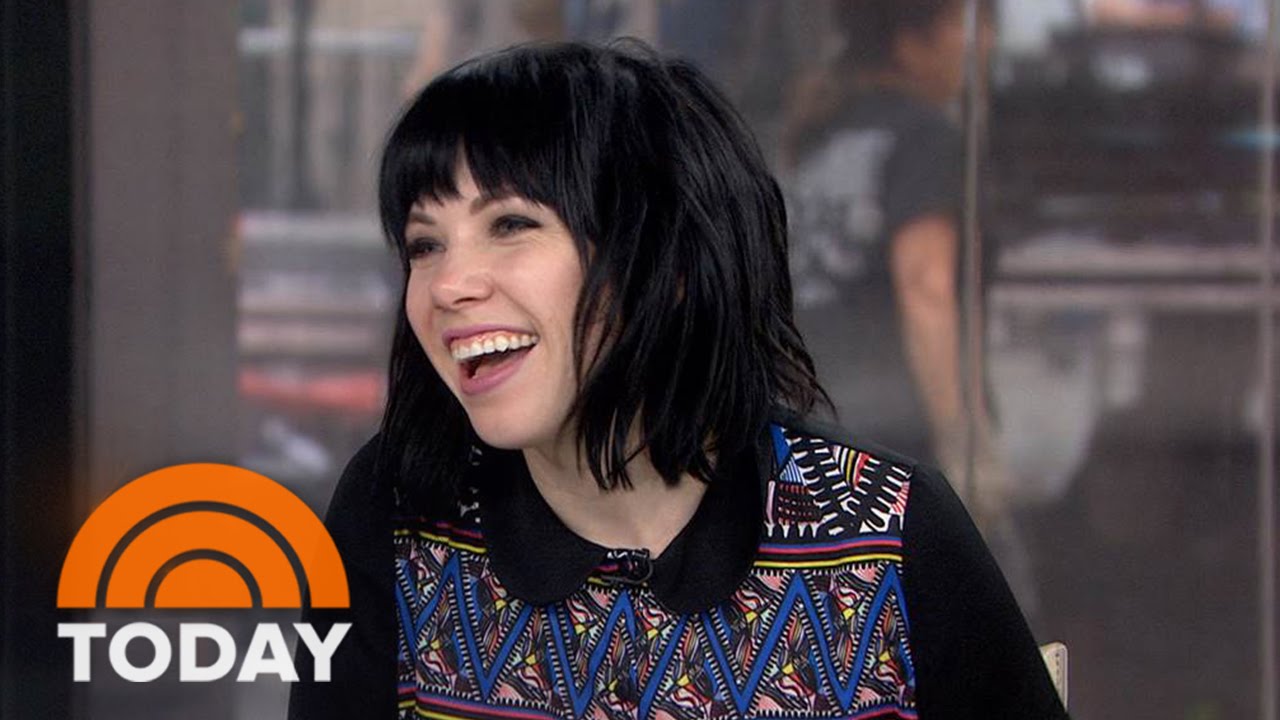 Carly Rae Jepsen: ‘I Bribed’ Tom Hanks To Be In My Video | TODAY