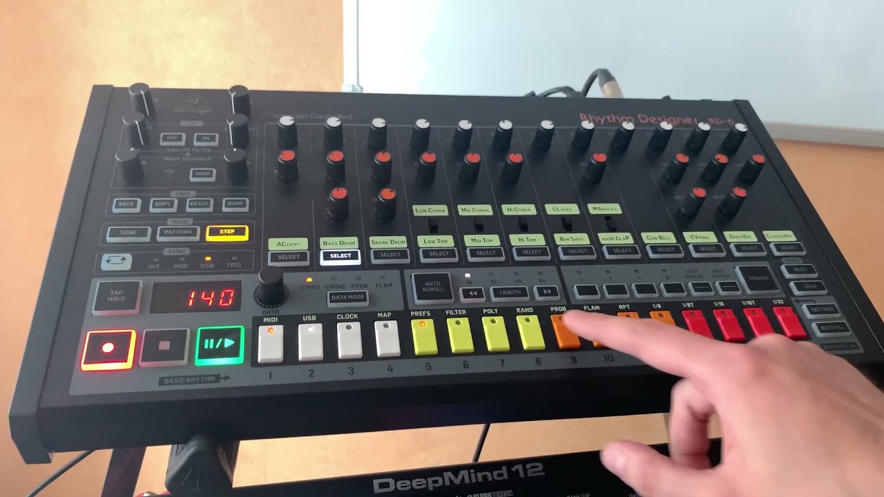 Behringer Deepmind, RD-8, Novation Bass Station 2 Jam