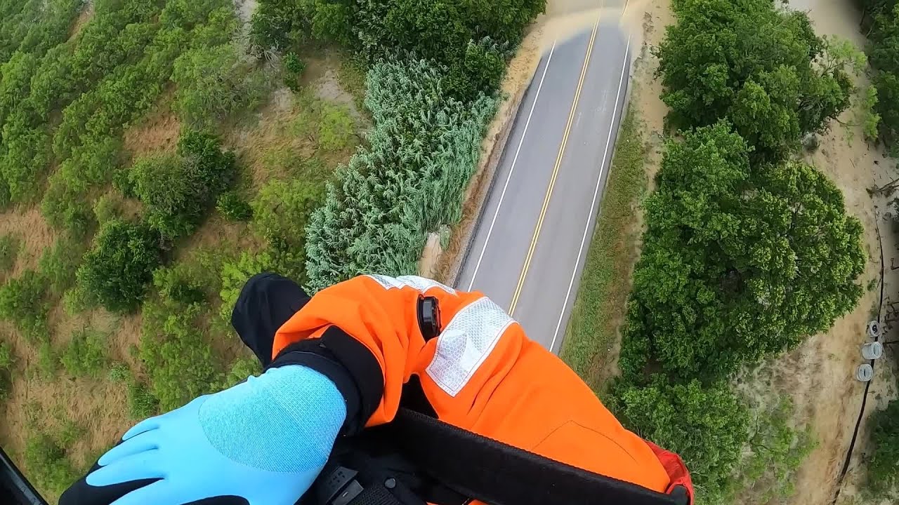 StarFlight helicopter rescue crew successfully pulls man to safety (Credit: STAR Flight)