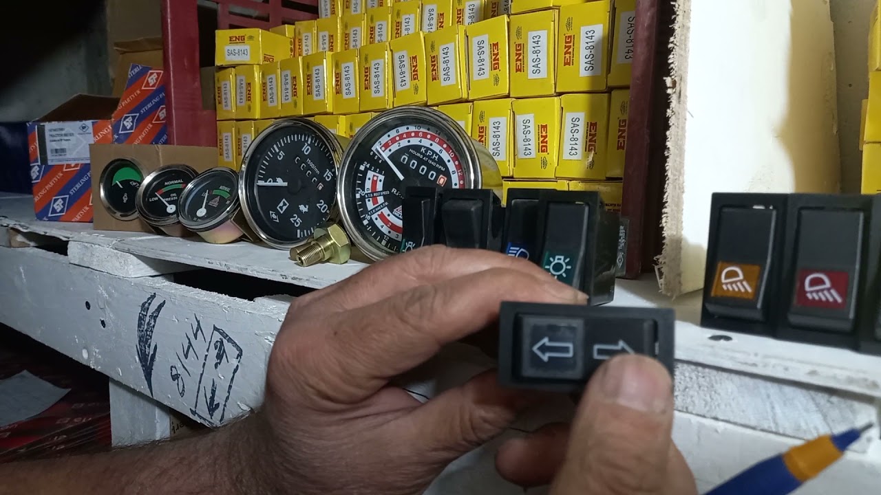 الكماليات واهميتها في الجرار الزراعي ماسي فوركسن،ولها اهمية جمالية ومتعة اثناء القيادة.