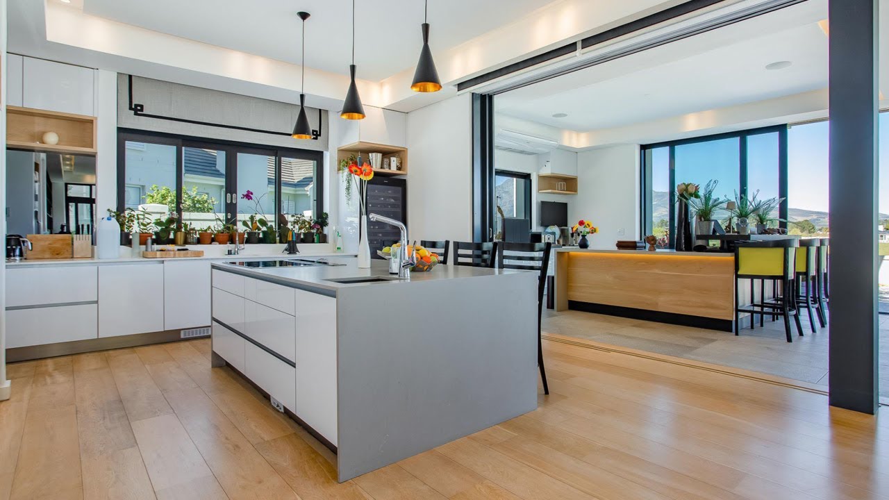 4 bedroom house for sale at Val De Vie Estate | Pam Golding Properties