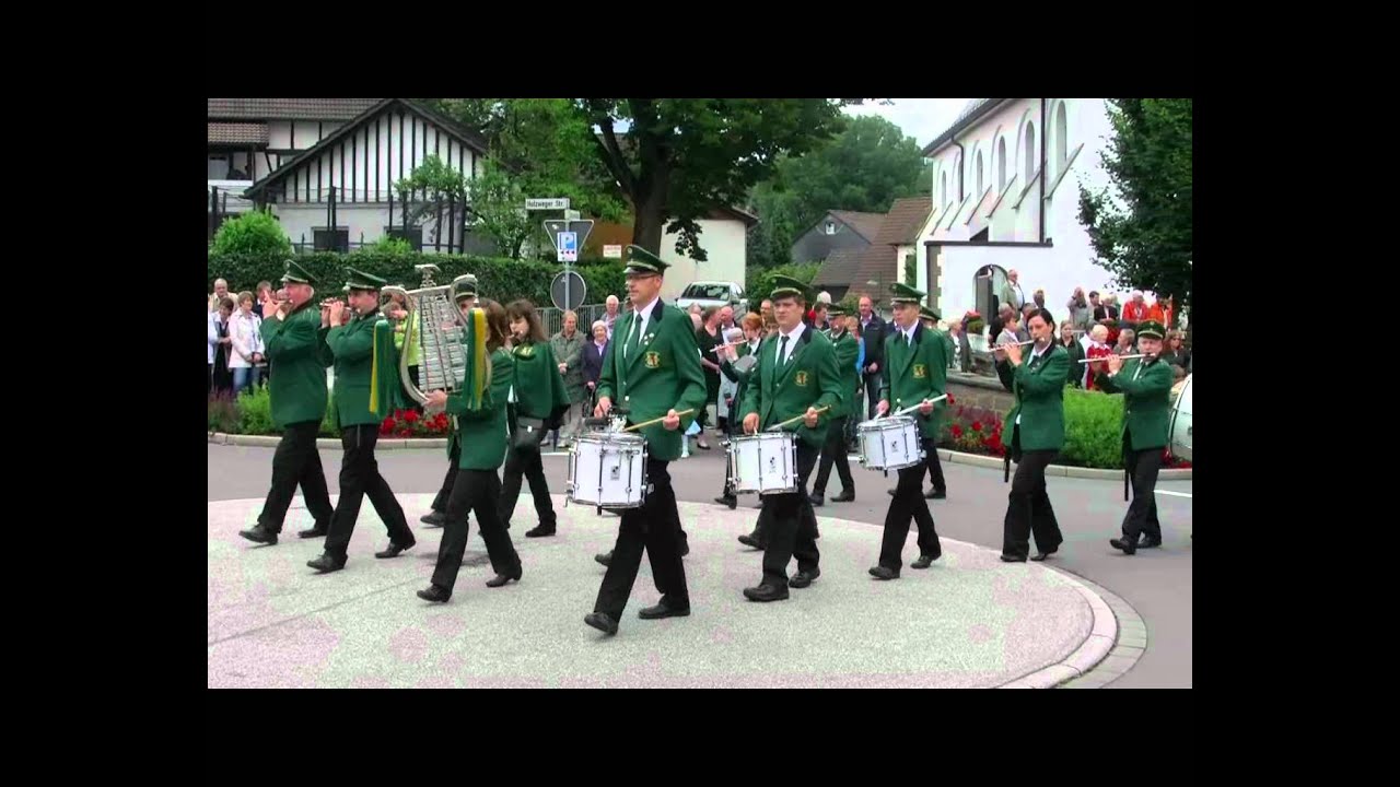 Schützenfest in Ennest Festzug am 15 07 2012