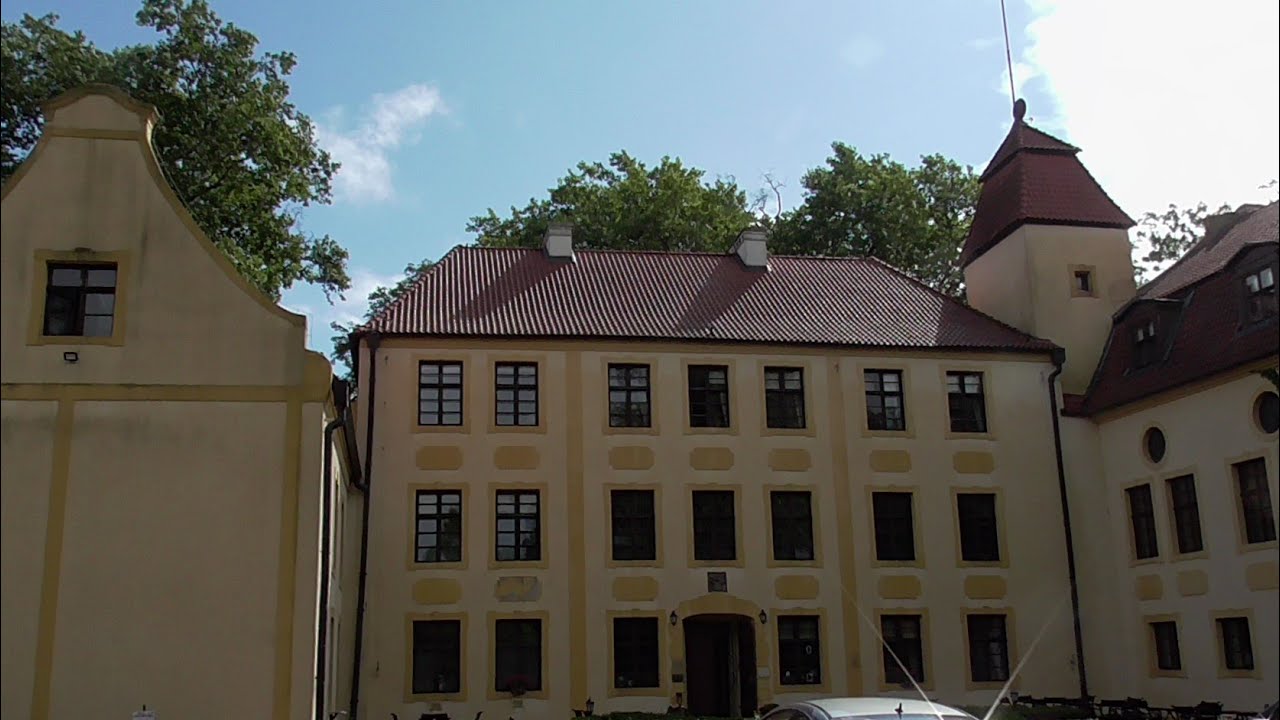 Pałac rodu Krokowskich/von Krokow.  The palace of the Krokowski / von Krokow family.