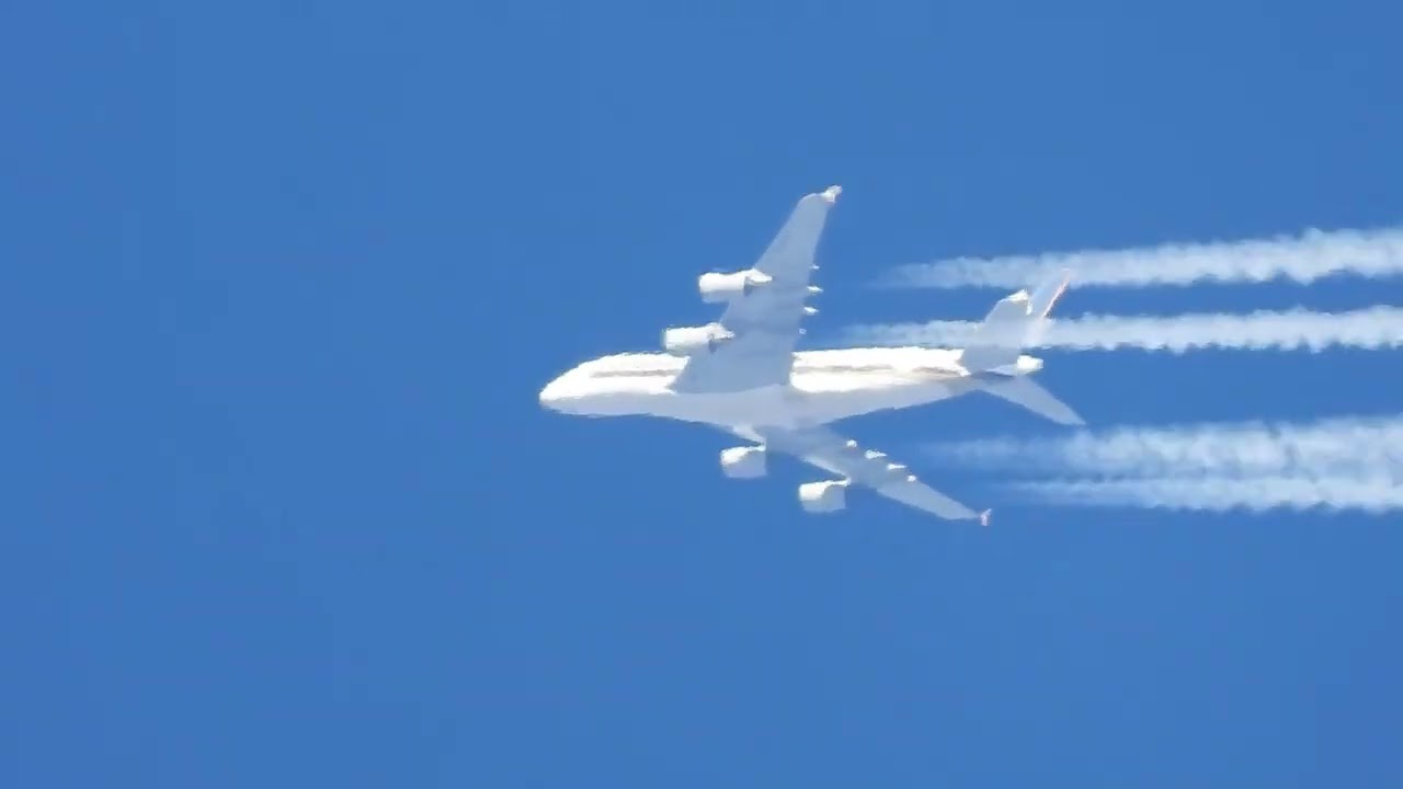 SİNGAPUR HAVAYOLLARINA AİT A380 UÇAĞINA İNANILMAZ ZOOM.