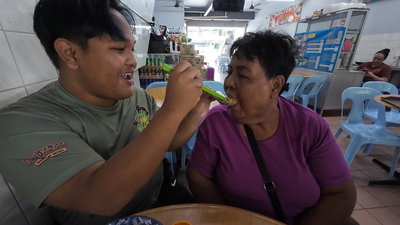 NENEK JUSTIN JUMPA DOKTOR,SATU PLASTIK BESAR UBAT // SARAPAN PAGI DI FAMILY CAFE PAKAN //