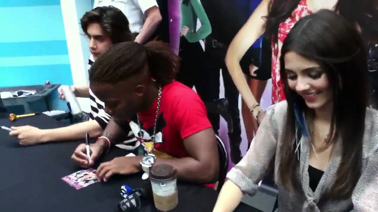 The cast of Victorious at the Mall of America