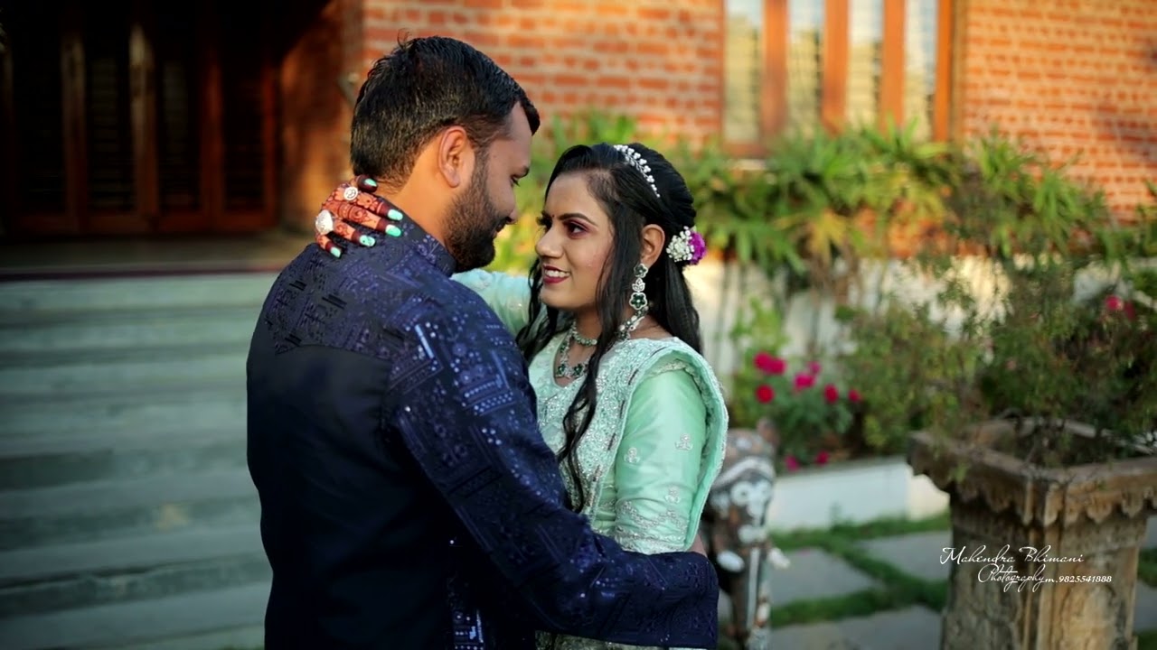KAISE AB KAHE / AKSHA  DHRUV / I PORTRAIT I  ENGAGEMENT I HIRAL STUDIO I MAHENDRA_BHIMANI_PHOTOGRAPY