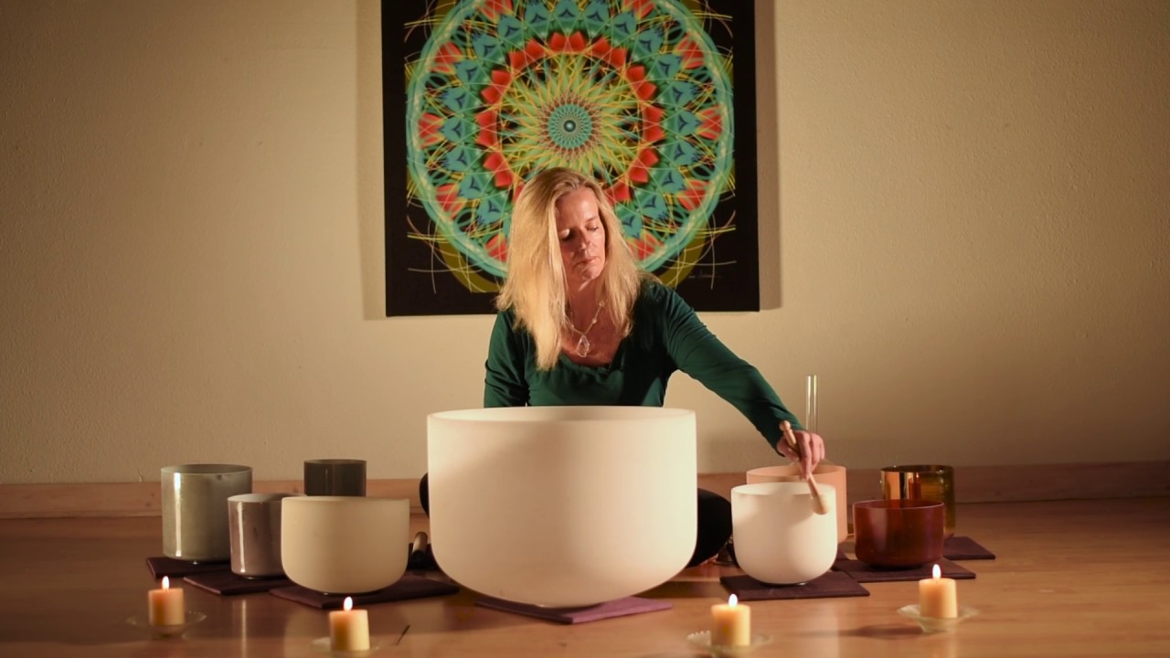 5 Minute Crystal Singing Bowl Meditation By: Daniela Botur