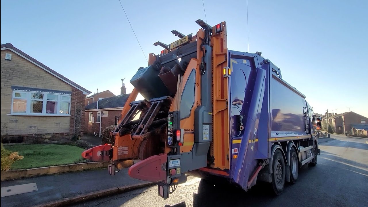 Packing out!! The B Team, Dennis Elite 6 Bin lorry on Paper & Cardboard, OZX