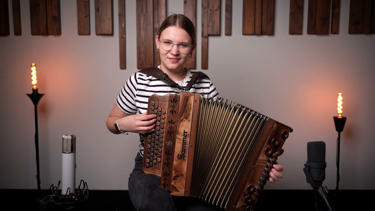 Laterndl Walzer mit Sophia | Steirische Harmonika
