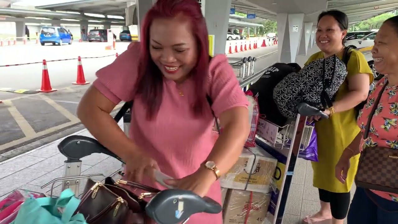 Balik Kampung Sambut Christmas&New Years Dari Johor Ke Sibu // Lewat Malam Sampai Di Rumah Panjang…/