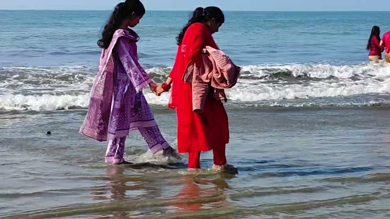সমুদ্রের গর্জন শুনলেই মনটা শান্ত হয়ে যায় 🌊 | কক্সবাজারের ঢেউয়ের শব্দ