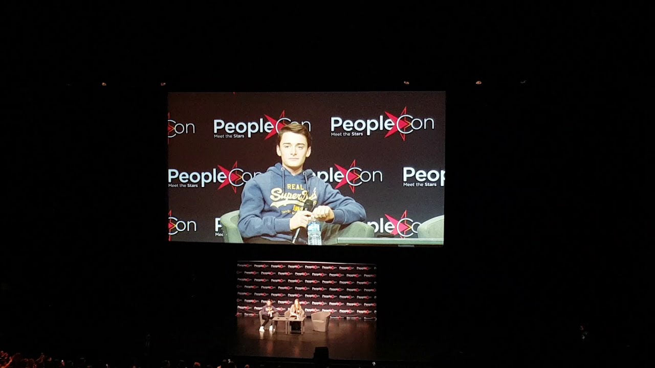 Noah Schnapp Stranger Things Paris Q&A