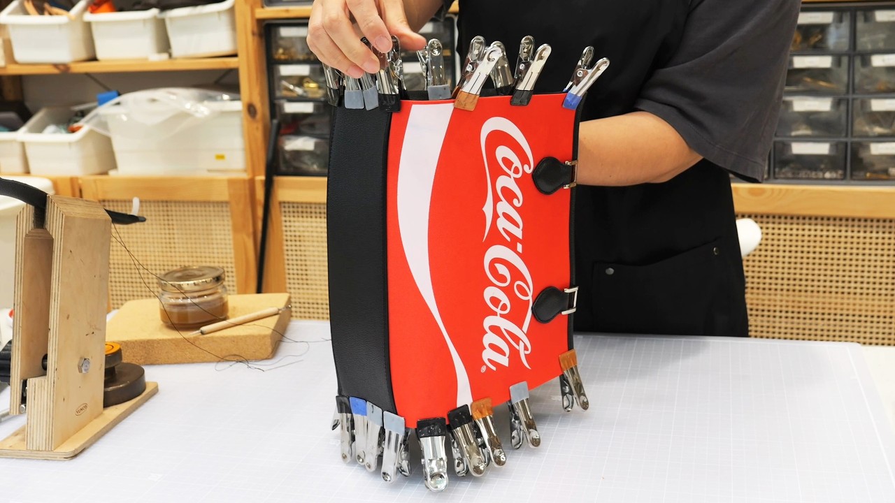 Подарочная сумка Cola за $0 превращается в люксовую сумку за $2,000 Корейский мастер из мастерской