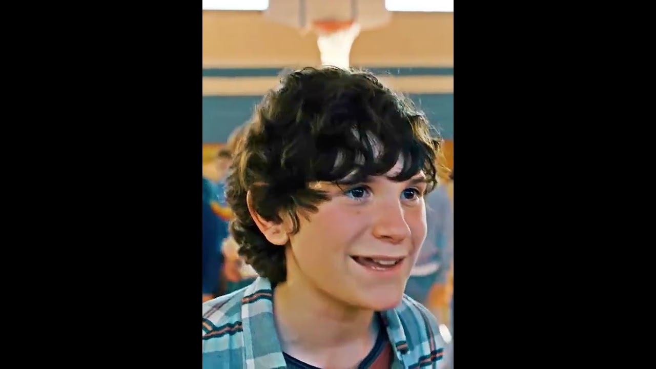 Stranger Things || Eleven Makes Troy Pee Himself 😱