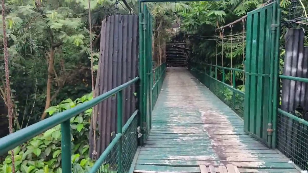 Hanging bridge in GMA Cavite need to repair!