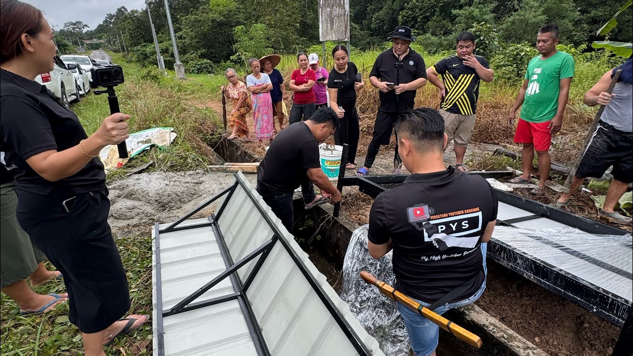 PASANG PAPAN TANDA PAHLAWAN DI MAKAM MATHEW ANAK MEDAN DI NANG TADA // AGI IDUP AGI NGELABAN // 
