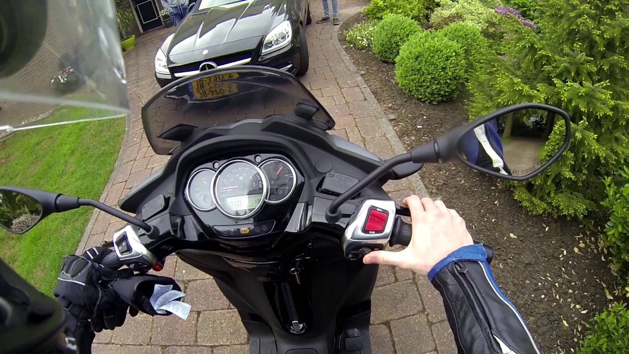 I ride the PIAGGIO MP3?! - CBR Mike