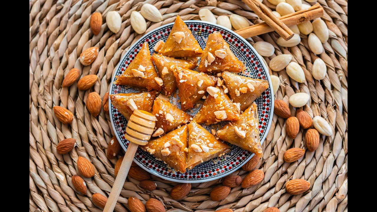 Como hacer briwat de almendras.Briouates aux amandes.البريوات  Briwat with almonds.