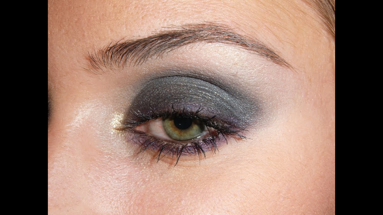 Holiday smokey eyes