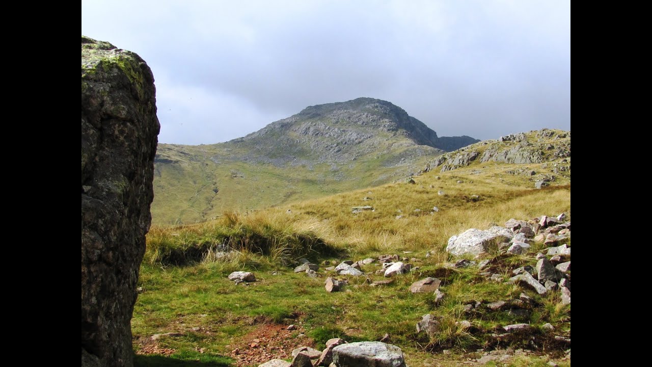 Lake District Country Walk   Great Langdale   Bow Fell from Dungeon Ghyll round