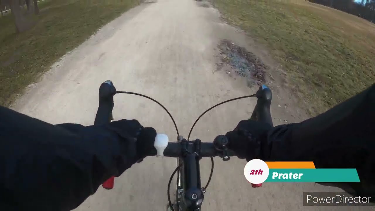 CYCLING THROUGH THE STREETS OF VIENNA /PART 1