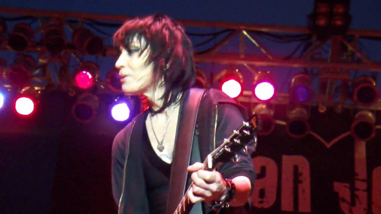 JOAN JETT AND THE BLACKHEARTS - 