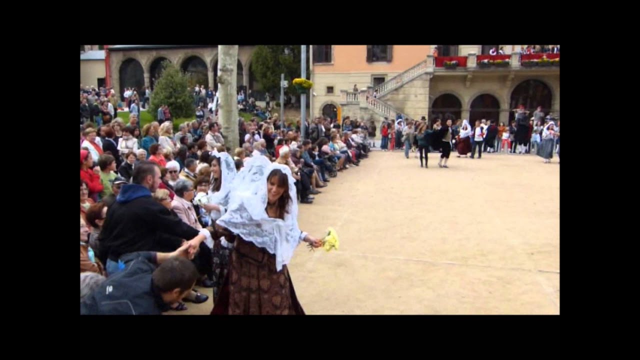 La dansa dels Clavells (final) Ball del Roser.Ripoll.