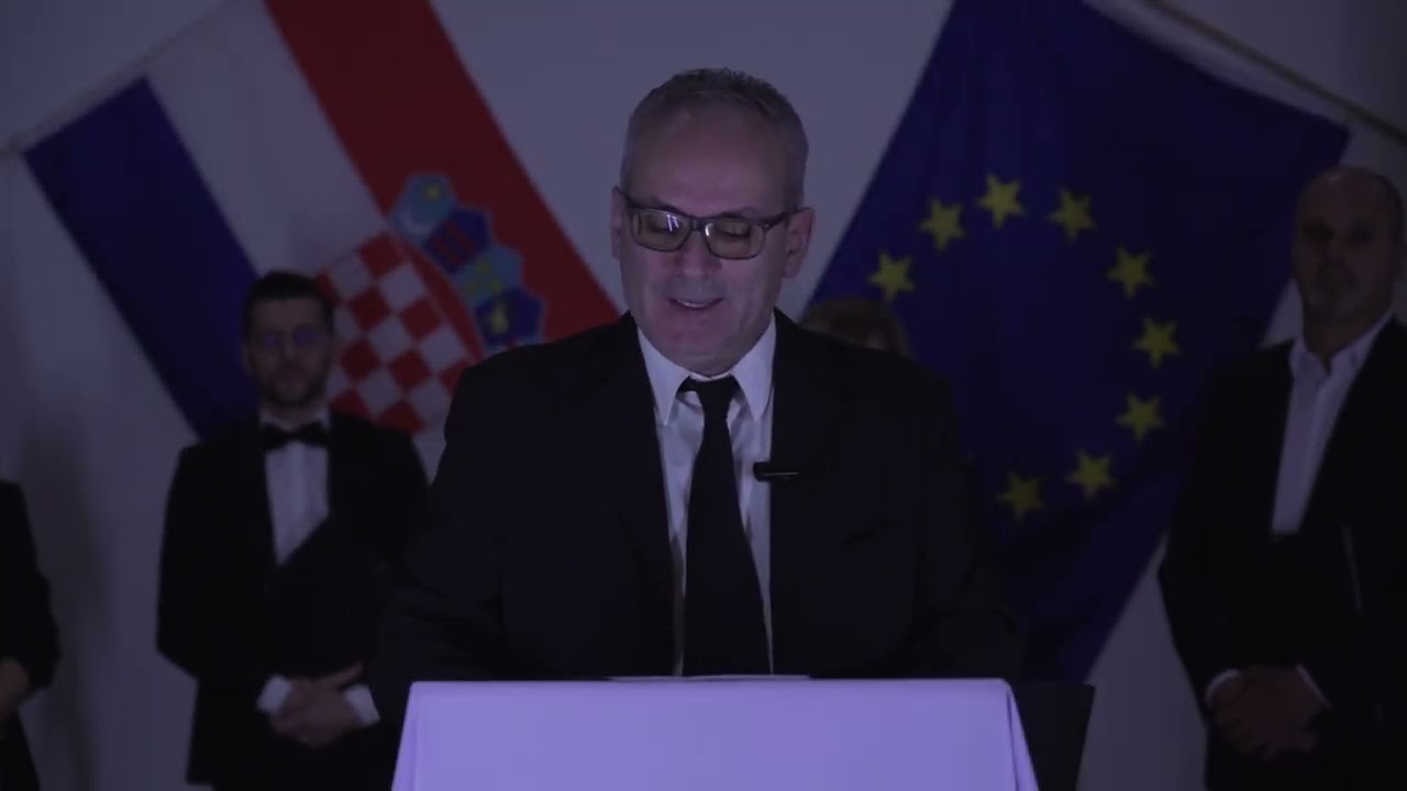 Podignite zastore da slijepi i nepravedni progledaju