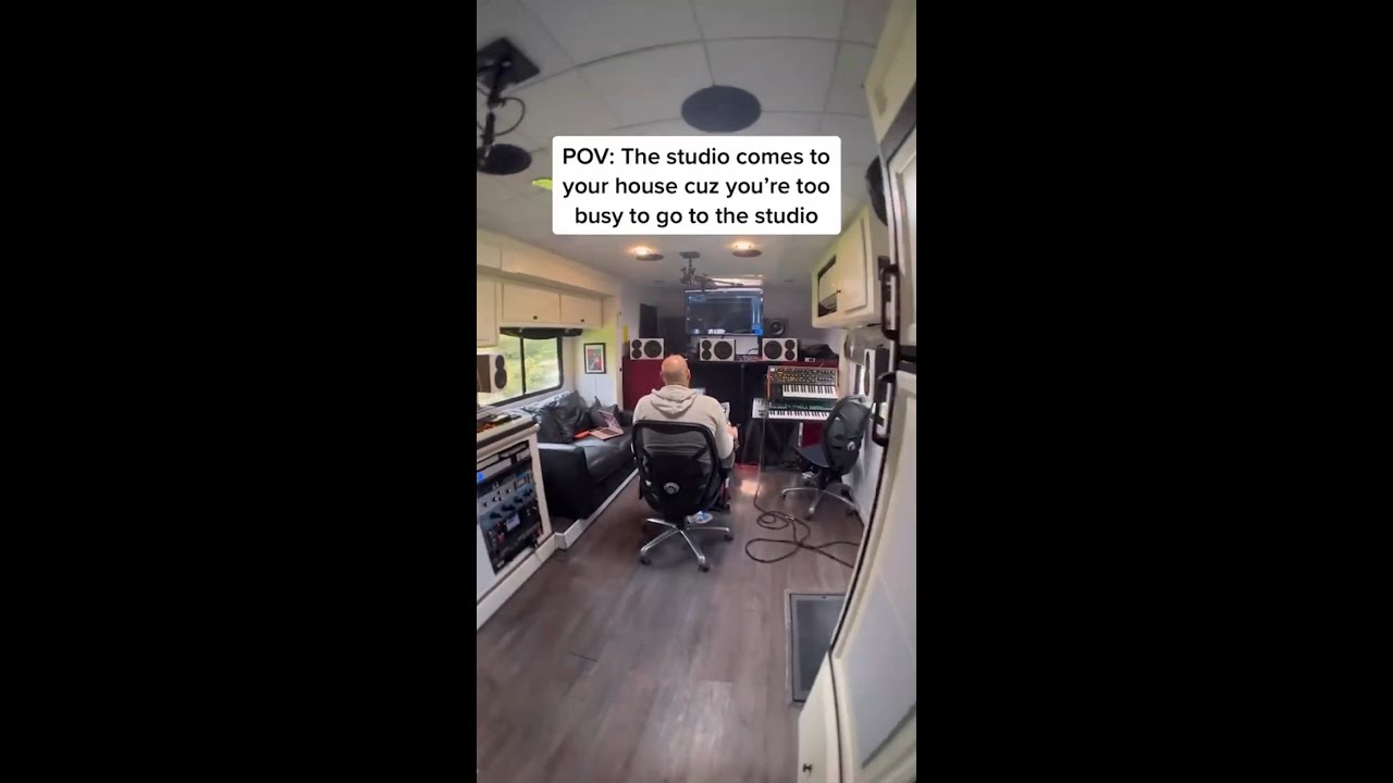 🚗 Studio on wheels 📷 Mobile Sessions Studio