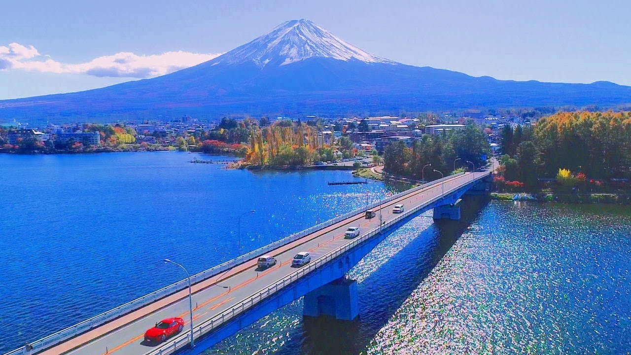 4K映像 絶景ドローン空撮「富士山 秋 紅葉の河口湖」日本の美しい四季 山梨県富士河口湖町 11月中旬 自然風景 富士五湖 六角堂 河口湖大橋 鵜の島