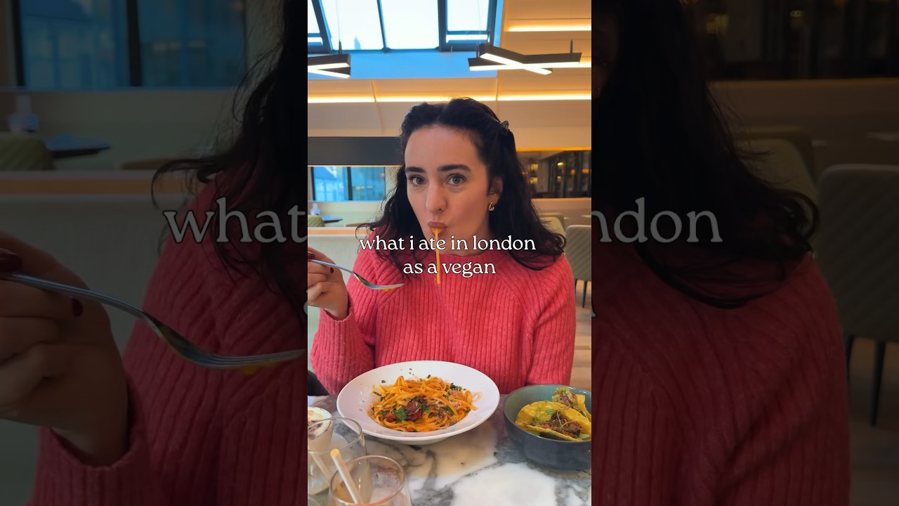 WHAT I ATE IN LONDON AS A VEGAN 🌱 🇬🇧 #shorts #wieiad #vegan #londonfood