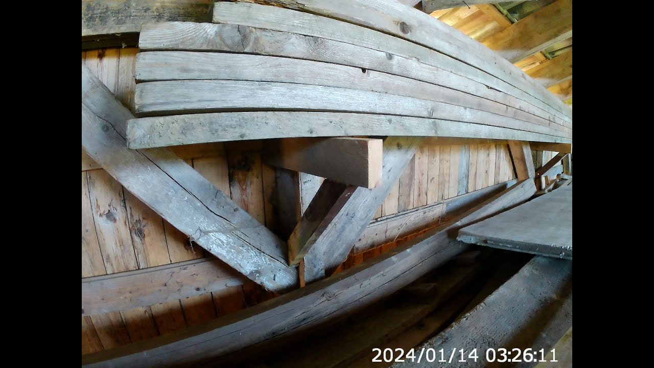 Die Gerüstbretter müssen ins Trockene